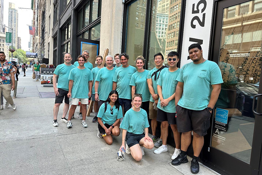 Members of our New York office volunteered at Hearts of Gold, an organization that uplifts homeless mothers and children.